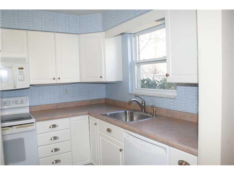 204 Pittview Road Pittsburgh, PA 15237 - Photo 8 of 21 Kitchen.
