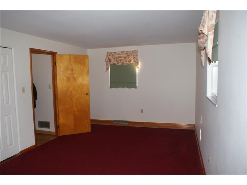 204 Pittview Road Pittsburgh, PA 15237 - Photo 10 of 21 Master Bedroom.