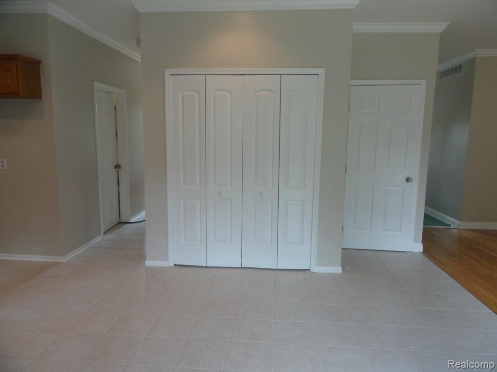 3966 South Boulevard Rochester, MI 48309 - Photo 8 of 18