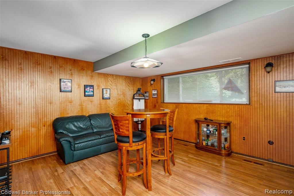 329 Lake Shore Road Grosse Pointe Farms, MI 48236 - Photo 27 of 41