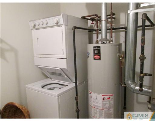 9 Prestwick Way Edison, NJ 08820 - Photo 9 of 10 Gallery Image 9