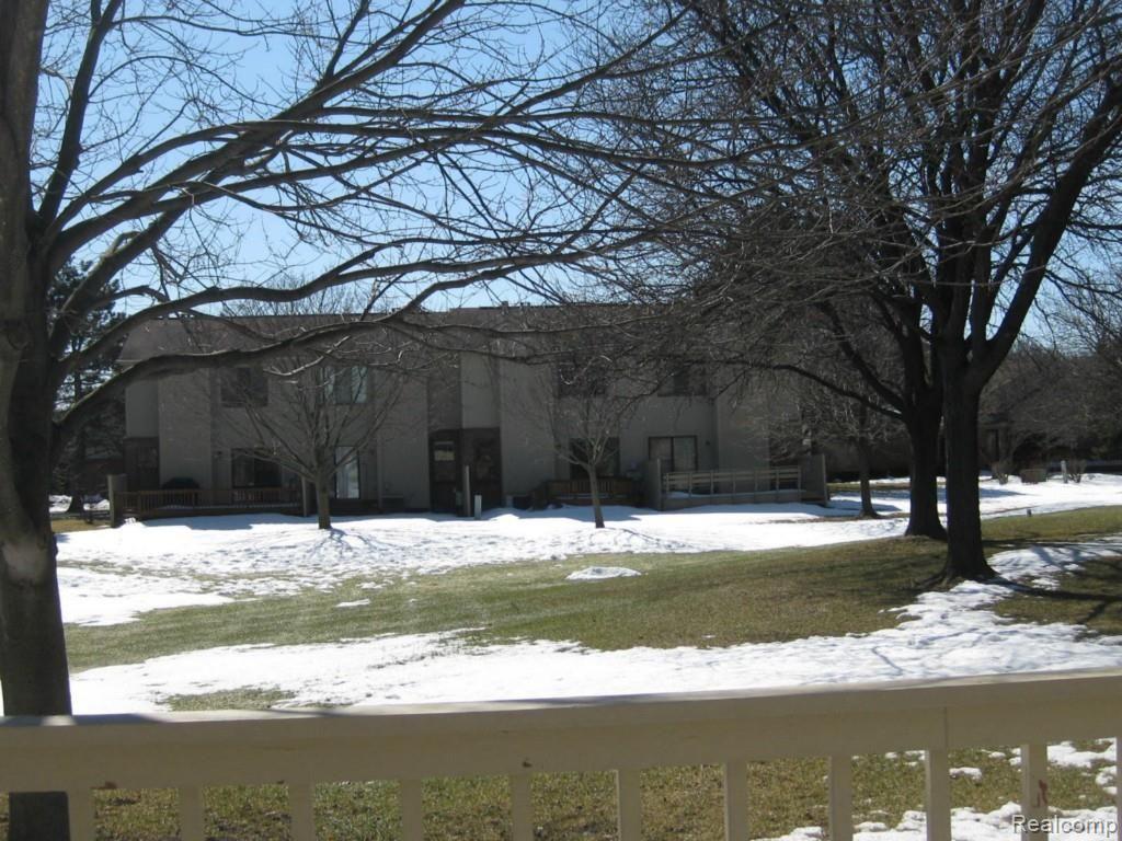 519 Tennyson, Unit 23 Rochester Hills, MI 48307 - Photo 27 of 33