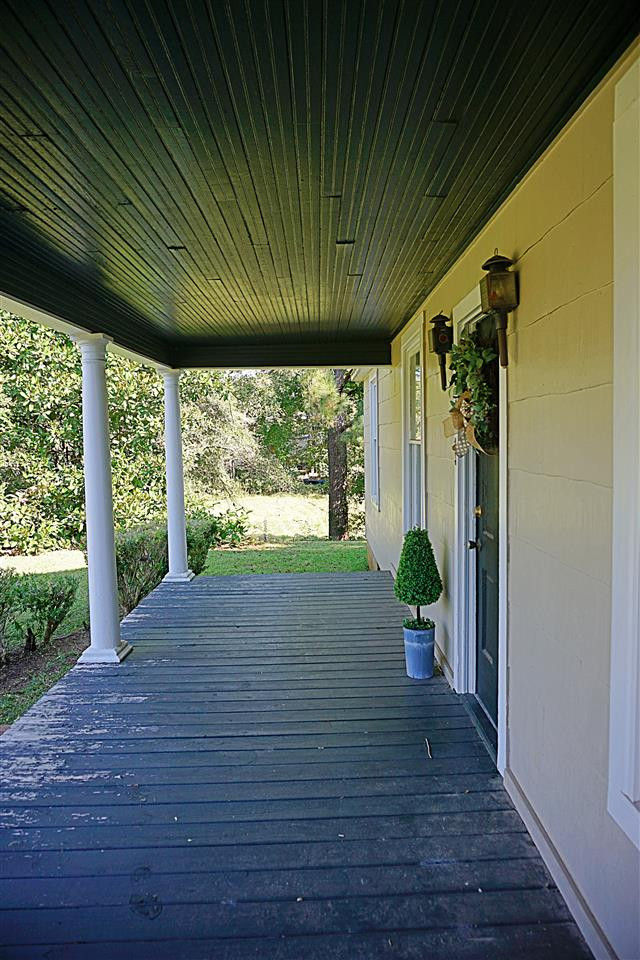 1206 North Pearl Street Carthage, MS 39051 - Photo 3 of 44 Inviting Front Porch