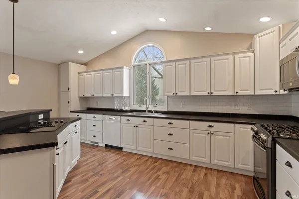 $390,000 | 52060 Falcon Chase Drive, Granger, IN 46530