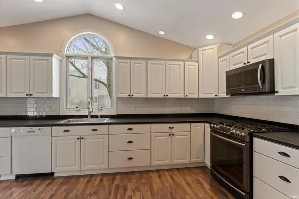 $390,000 | 52060 Falcon Chase Drive, Granger, IN 46530