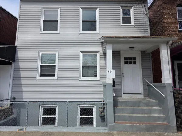 $2,700 | 28 Hasbrouck Street, Newburgh, NY 12550