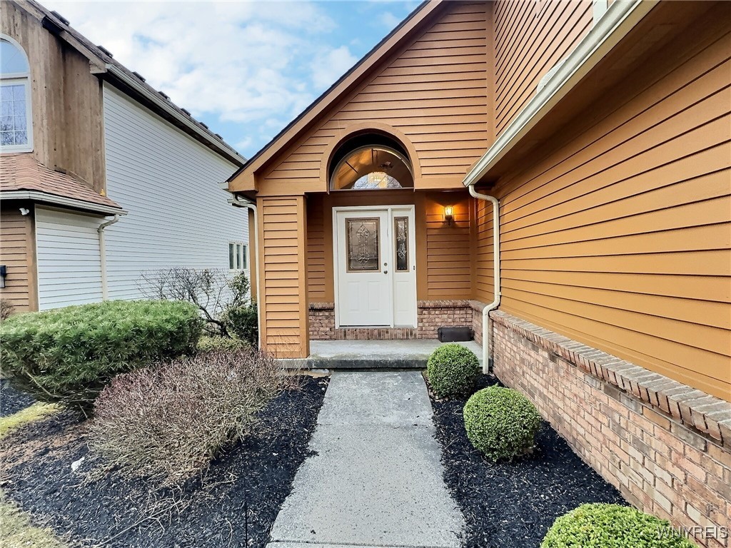 8 Eagles Trace Amherst, NY 14221 - Photo 2 of 29