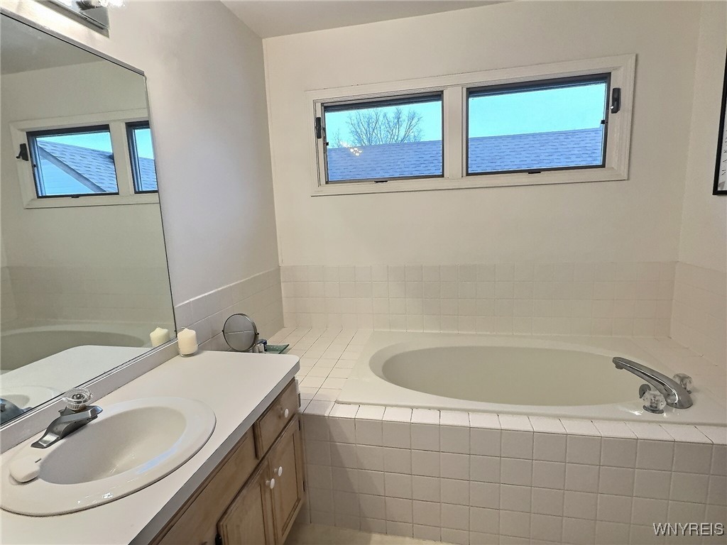 8 Eagles Trace Amherst, NY 14221 - Photo 21 of 29