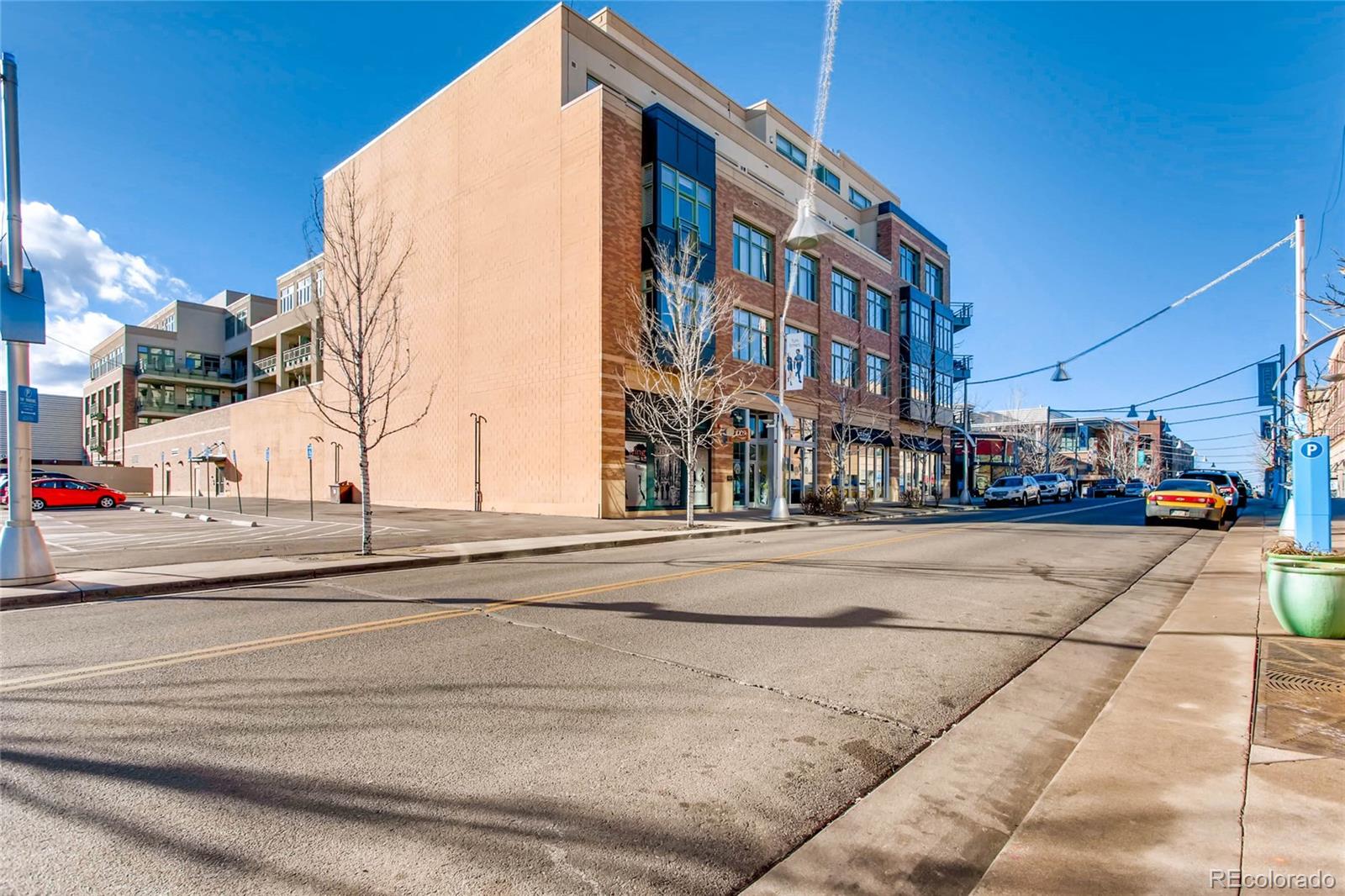 7220 W. Bonfils Lane, Unit 410 Lakewood, CO 80226 - Photo 26 of 27 a front view of a building