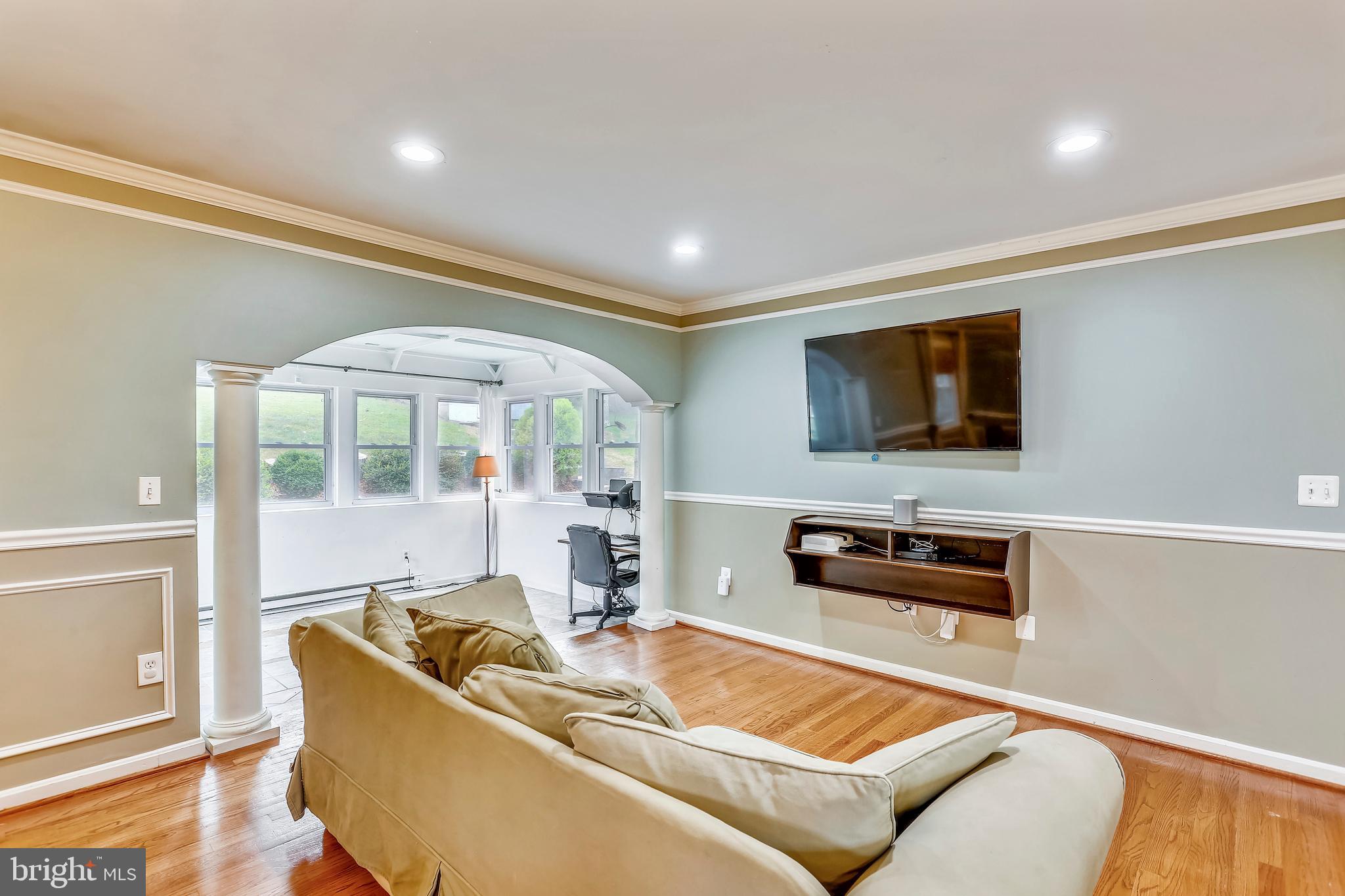 23817 Stringtown Road Clarksburg, MD 20871 - Photo 10 of 48 Living Room