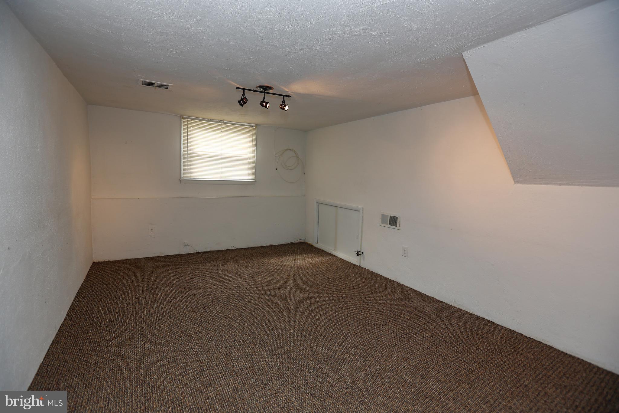 578 Maddock Road Springfield, PA 19064 - Photo 11 of 27 Finished Lower Level