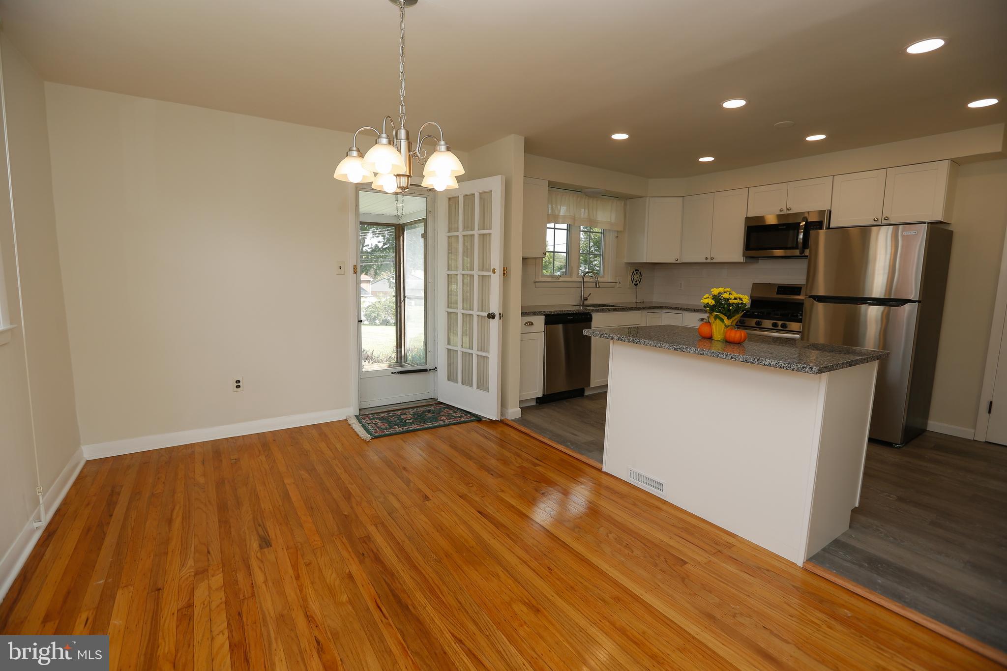 578 Maddock Road Springfield, PA 19064 - Photo 7 of 27 Dining Area/Kitchen