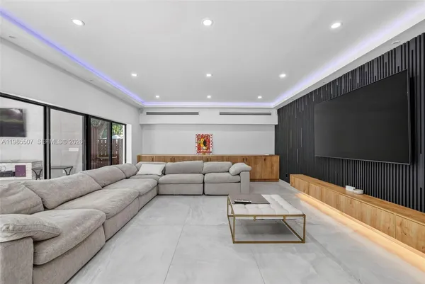 $4,250,000 | 3000 Riverland Road, Fort Lauderdale, FL 33312