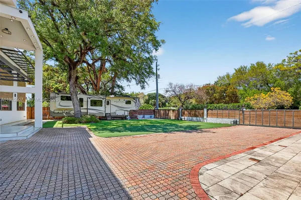 $4,250,000 | 3000 Riverland Road, Fort Lauderdale, FL 33312