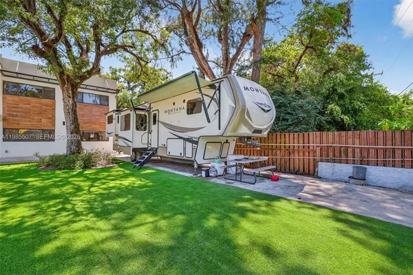 $4,250,000 | 3000 Riverland Road, Fort Lauderdale, FL 33312