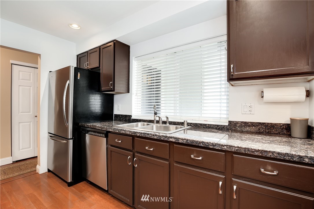1906 187th Place Southeast Bothell, WA 98012 - Photo 7 of 18