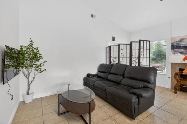 $575,000 | 8148 Silverleaf Way, Sacramento, CA 95829