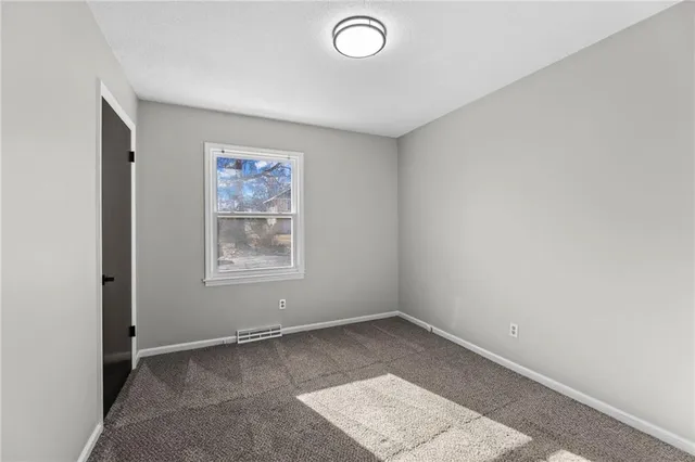 $239,000 | 11812 East 56th Terrace, Kansas City, MO 64133