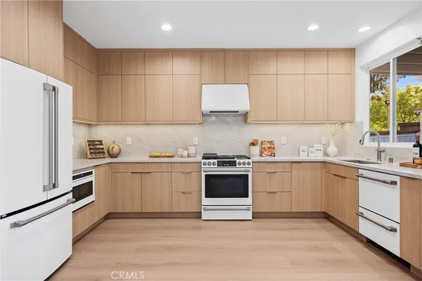 $1,799,900 | 33 Winterfield Road, Irvine, CA 92602