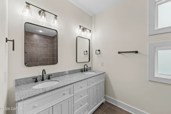$499,999 | 135 Max Ln Drive, Jackson, TN 38305