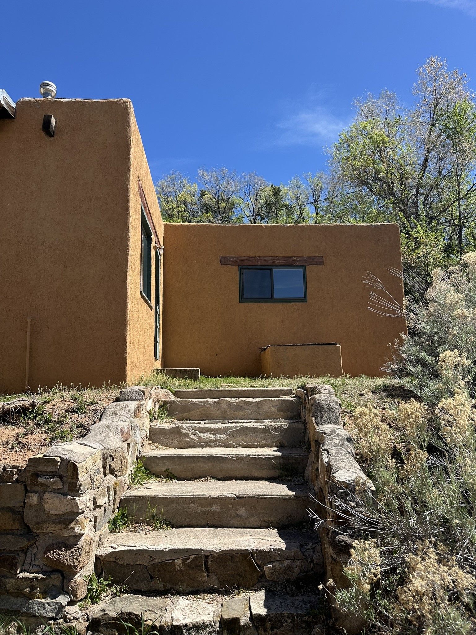 1710 Upper Canyon Road Santa Fe, NM 87501 - Photo 3 of 21
