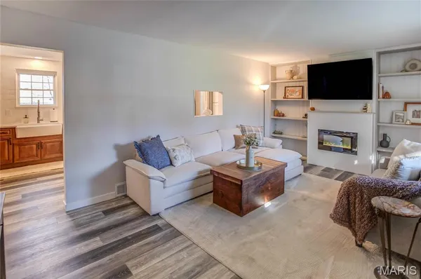 $1,950 | 115 Echo Lane, Bethalto, IL 62010