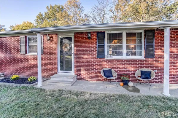 $1,950 | 115 Echo Lane, Bethalto, IL 62010