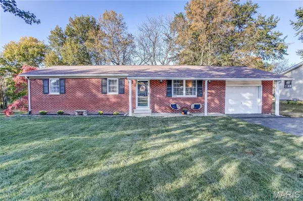 $1,950 | 115 Echo Lane, Bethalto, IL 62010