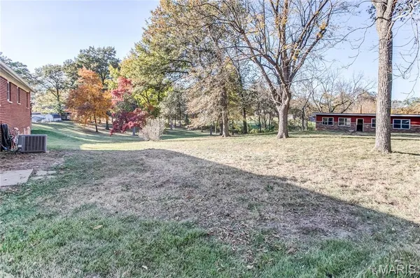 $1,950 | 115 Echo Lane, Bethalto, IL 62010