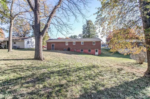 $1,950 | 115 Echo Lane, Bethalto, IL 62010