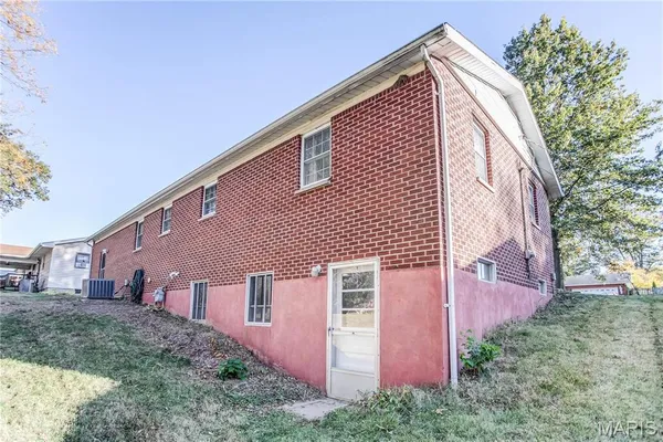 $1,950 | 115 Echo Lane, Bethalto, IL 62010