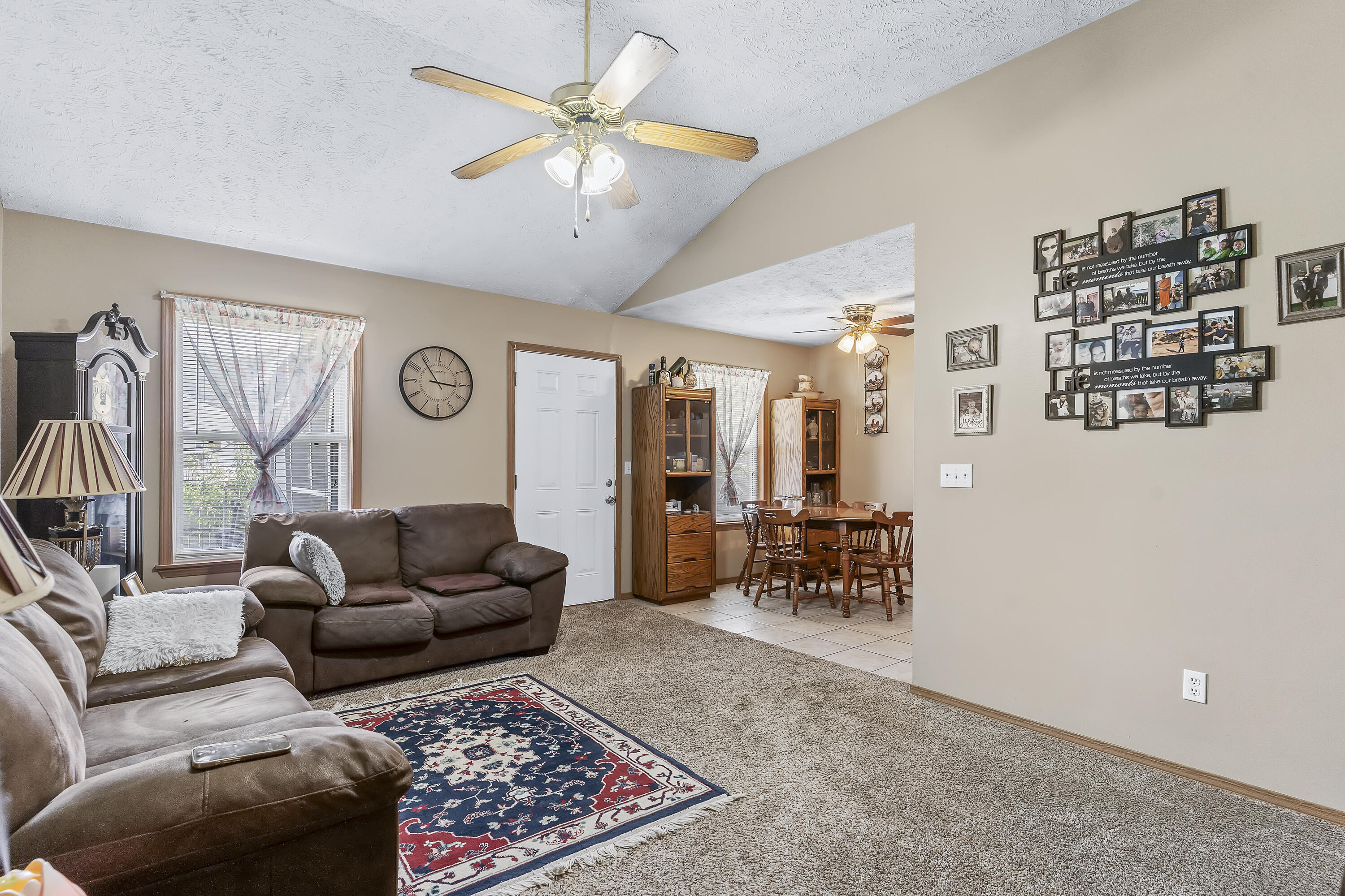 3208 W Scott-7