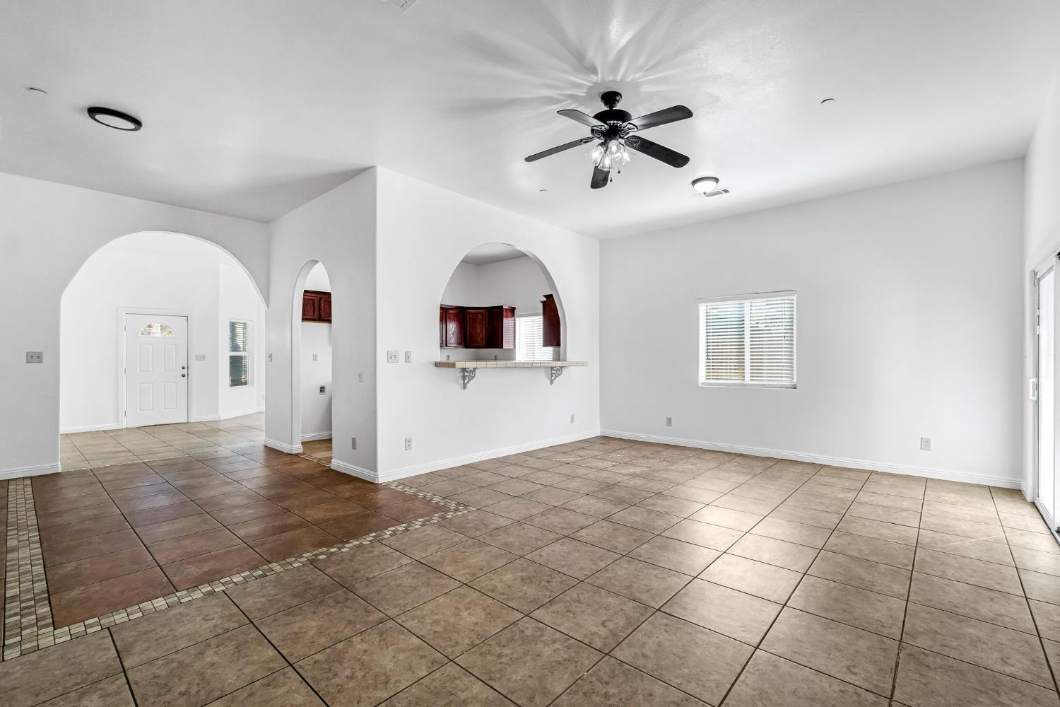 4863 North Doon Way Fresno, CA 93710 - Photo 11 of 29