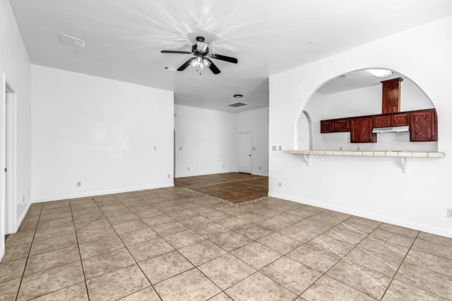 4863 North Doon Way Fresno, CA 93710 - Photo 12 of 29