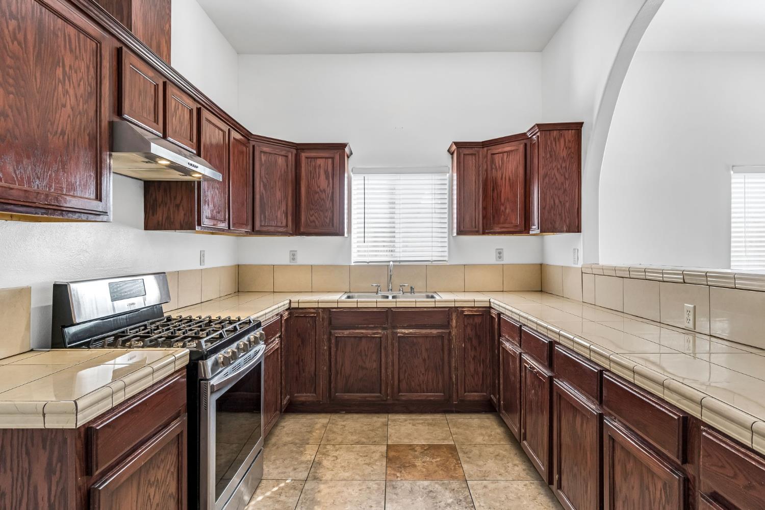 4863 North Doon Way Fresno, CA 93710 - Photo 14 of 29