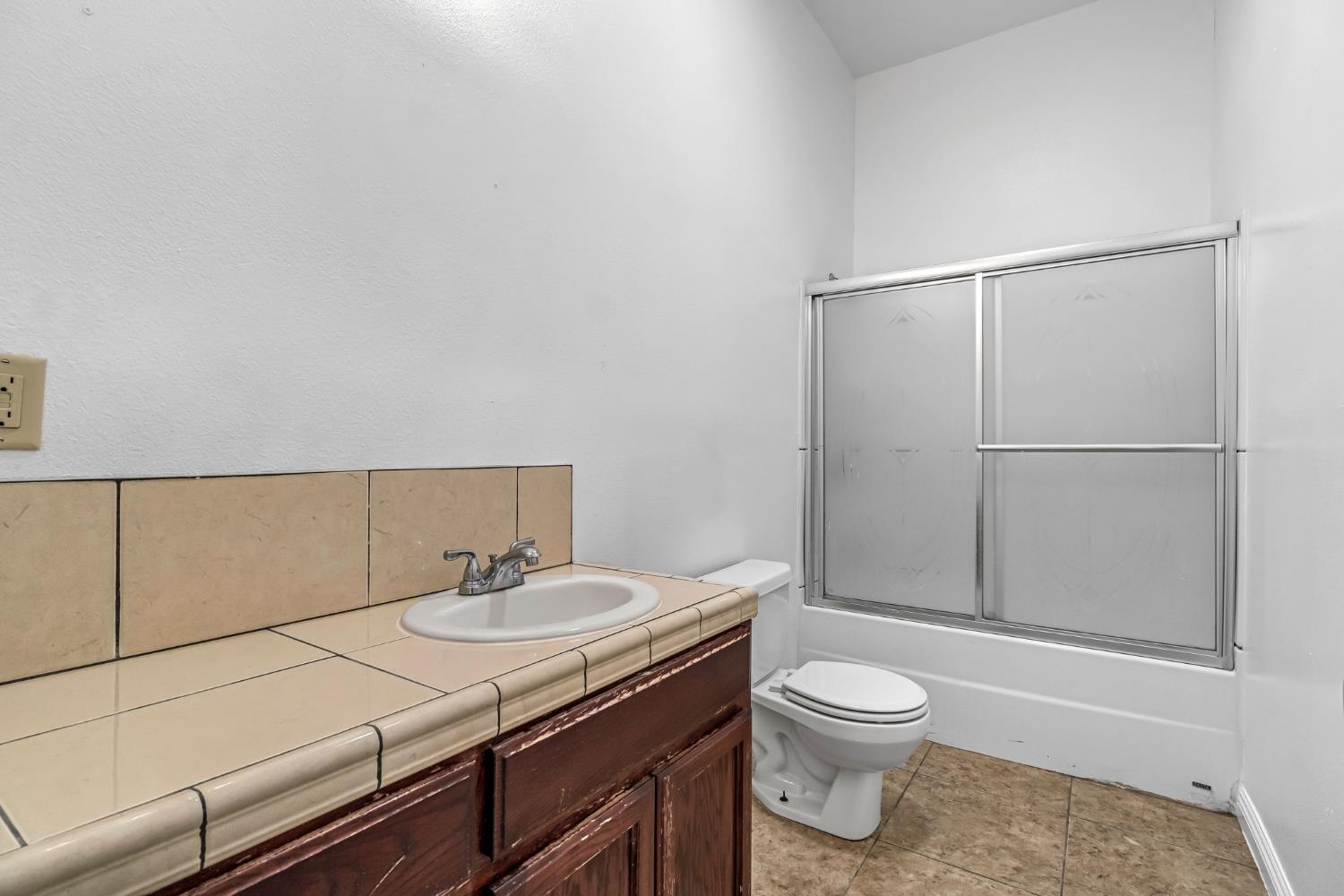 4863 North Doon Way Fresno, CA 93710 - Photo 17 of 29