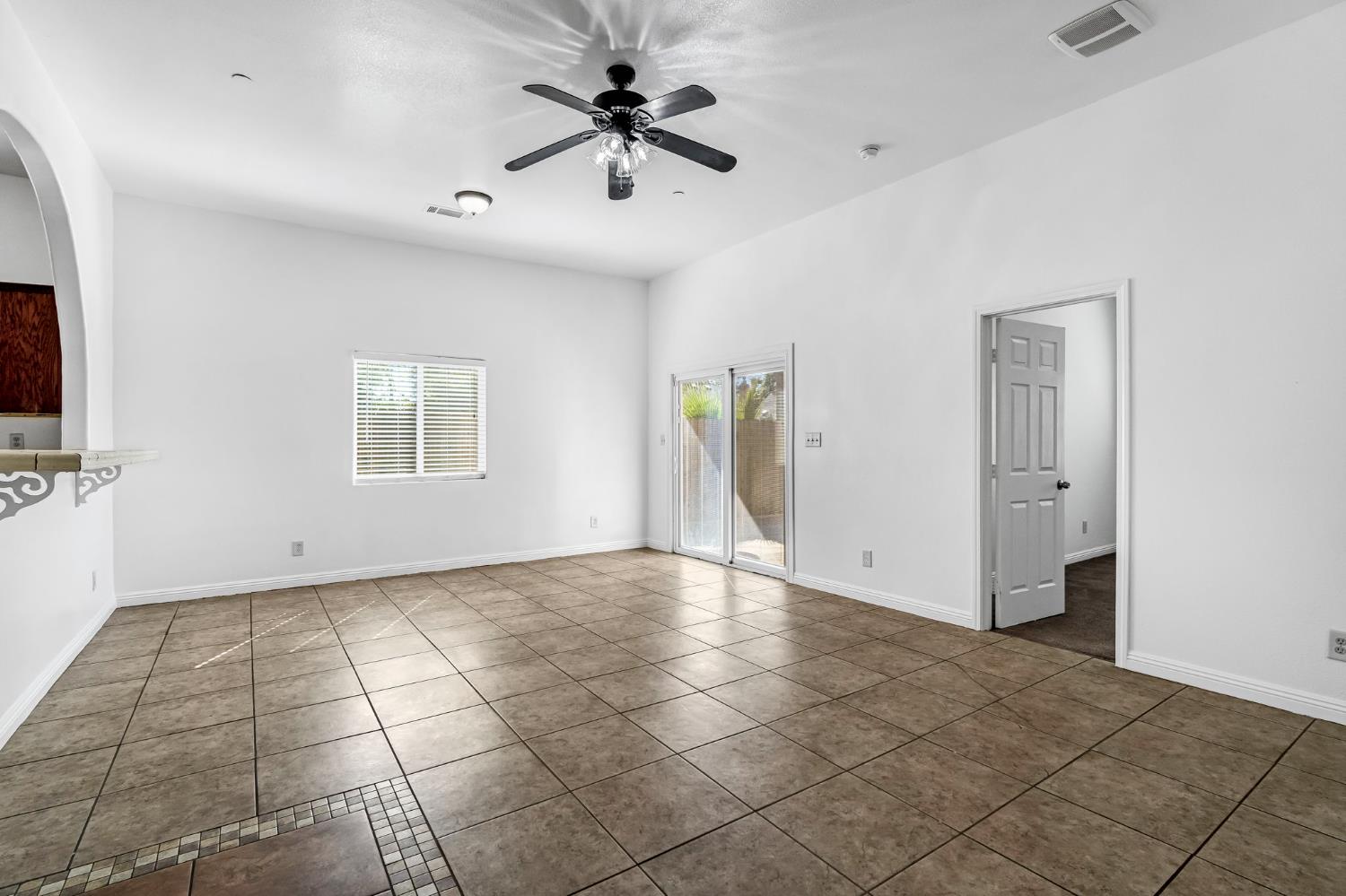 4863 North Doon Way Fresno, CA 93710 - Photo 10 of 29