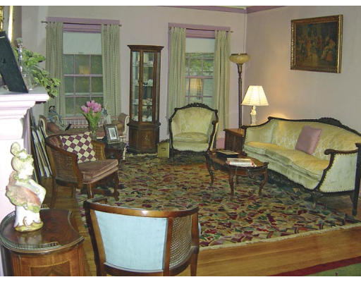 26 Mason Road Newton, MA 02459 - Photo 4 of 8