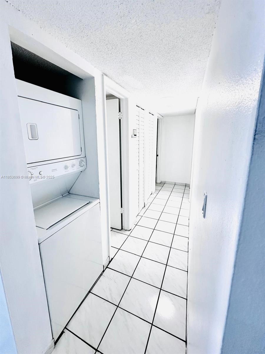 1750 West 46th Street, Unit 535 Hialeah, FL 33012 - Photo 5 of 28 a view of washer and dryer