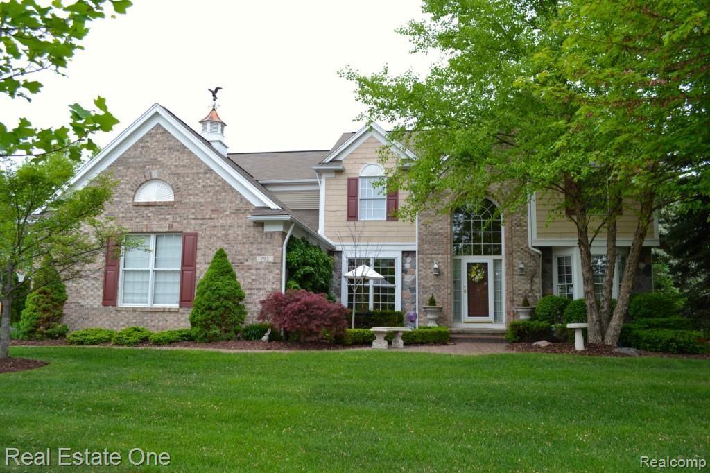 792 Loggers Circle Rochester, MI 48307 - Photo 2 of 41 001.jpg