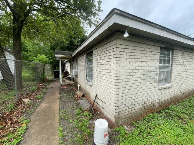$89,000 | 5118 Mallow Street, Houston, TX 77033