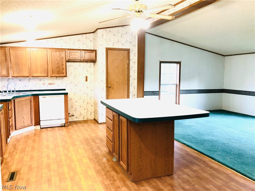 11189 Augusta Road East Rochester, OH 44625 - Photo 4 of 24 Gallery Image 4