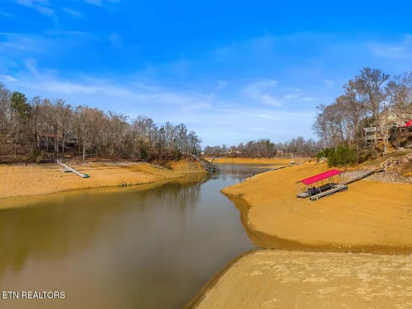 $469,000 | 1027 Dean Circle, Dandridge, TN 37725