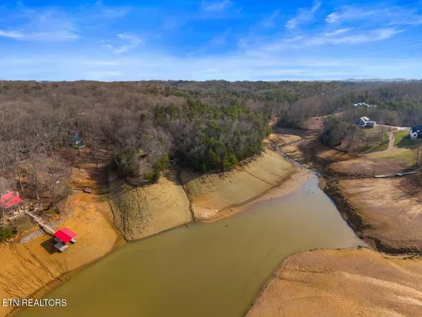 $469,000 | 1027 Dean Circle, Dandridge, TN 37725