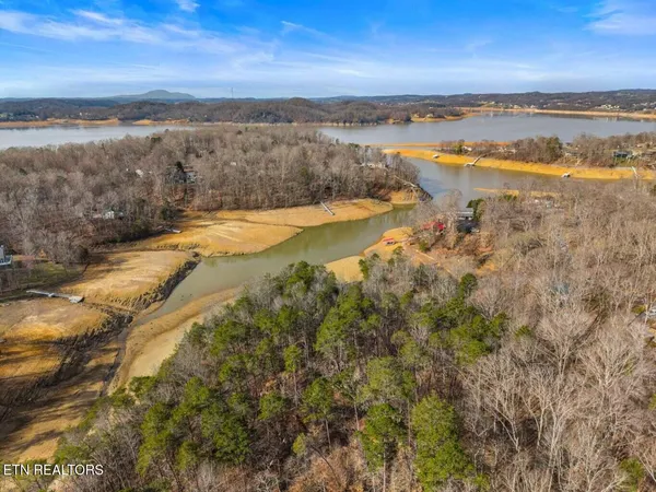 $469,000 | 1027 Dean Circle, Dandridge, TN 37725