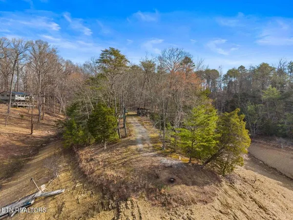 $469,000 | 1027 Dean Circle, Dandridge, TN 37725
