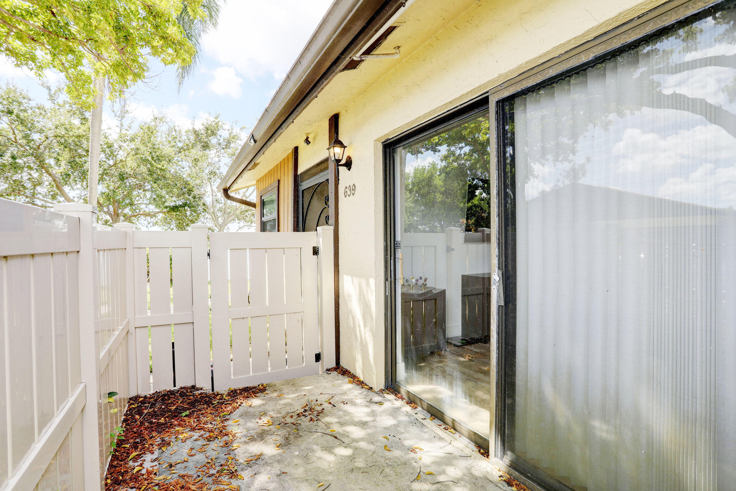 639 Banks Road Margate, FL 33063 - Photo 19 of 44 Patio