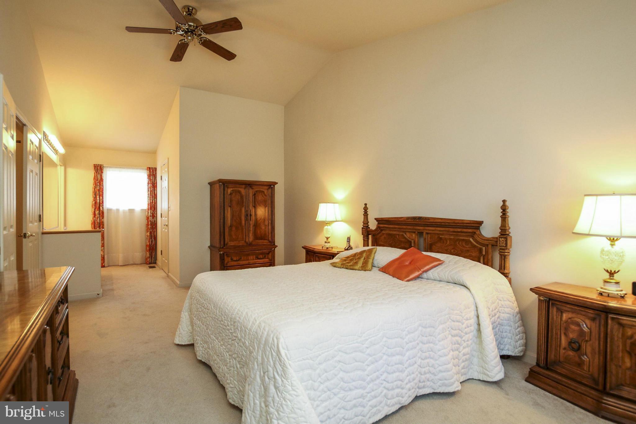 3605 Klausmier Road Baltimore, MD 21236 - Photo 15 of 25 Large Room with Vaulted Ceilings