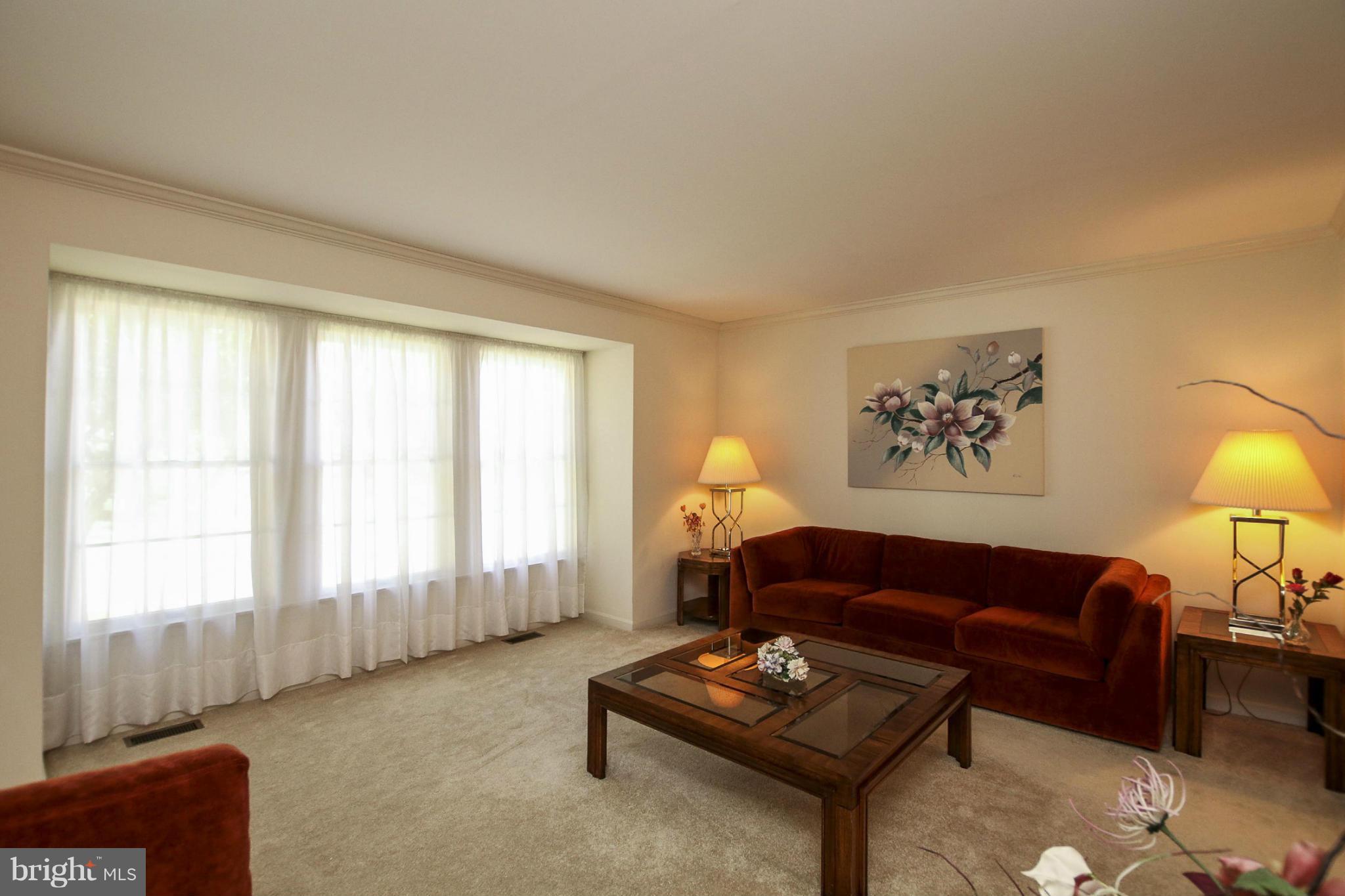 3605 Klausmier Road Baltimore, MD 21236 - Photo 4 of 25 Living Room