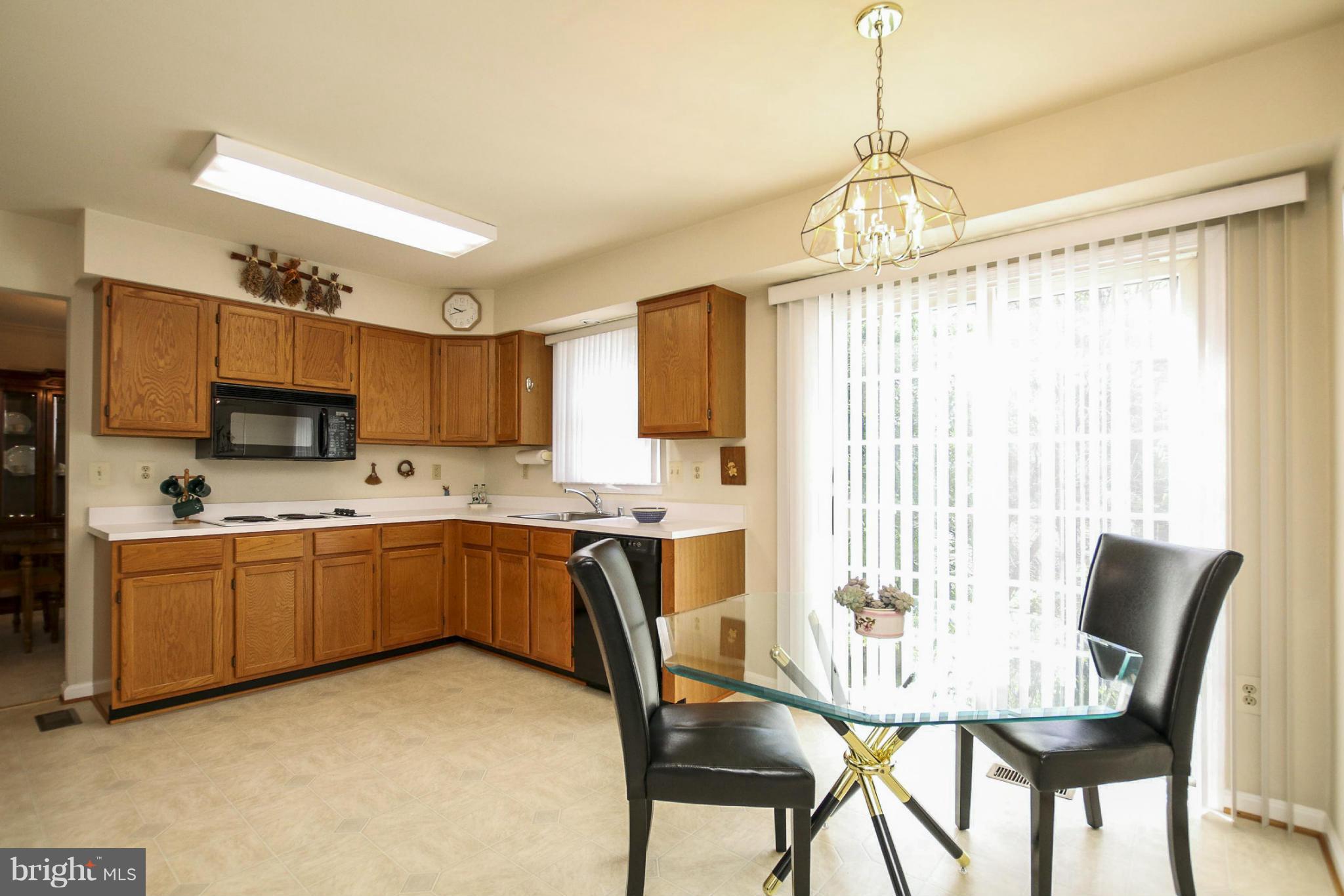 3605 Klausmier Road Baltimore, MD 21236 - Photo 9 of 25 Sunlight and welcoming